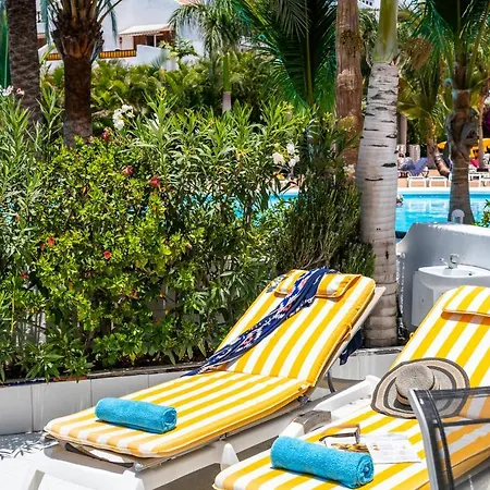 95 Great Location In Americas, Sea Front! Арона